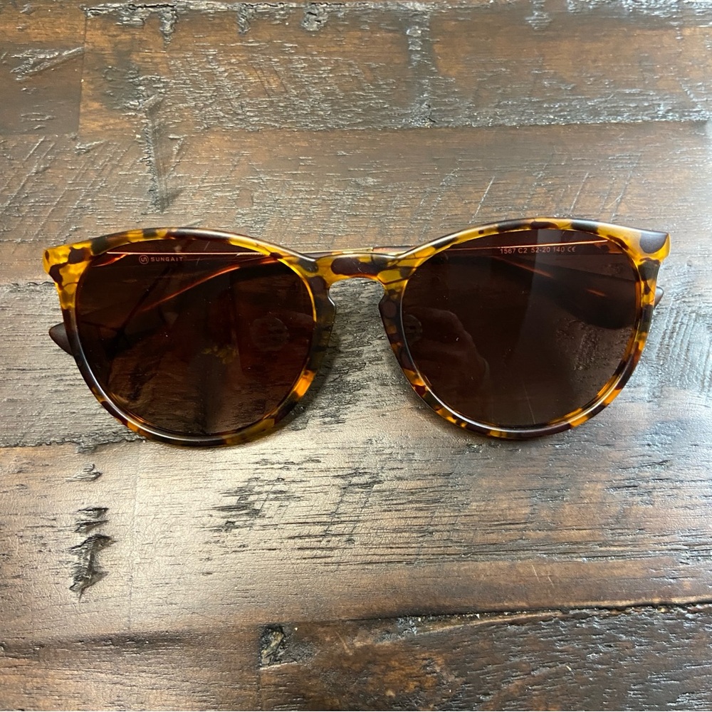 Sungait 1567 C2 Round Brown Tortoise Sunglasses